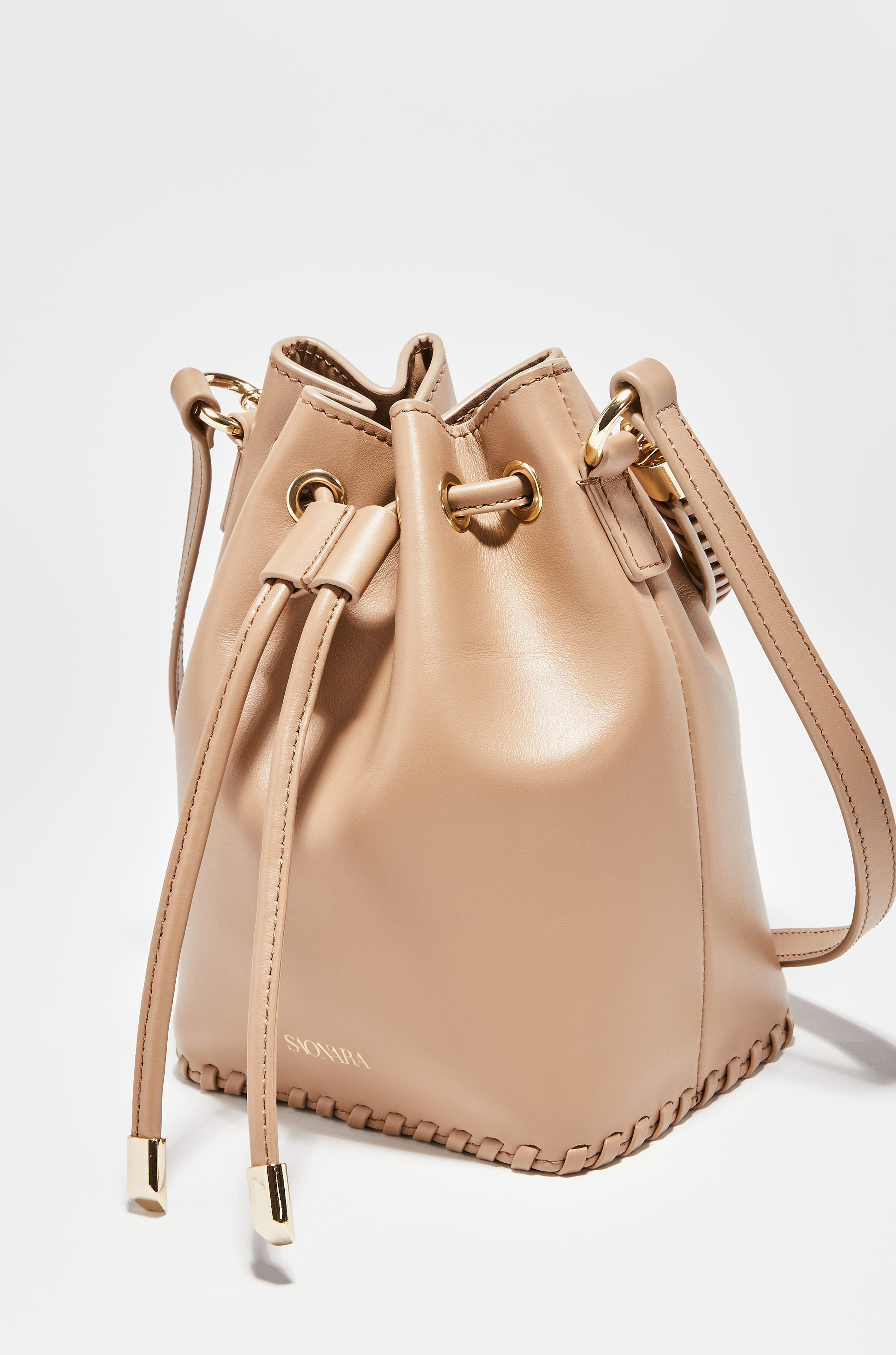 SAONARA MINI BUCKET MOKA PIEL