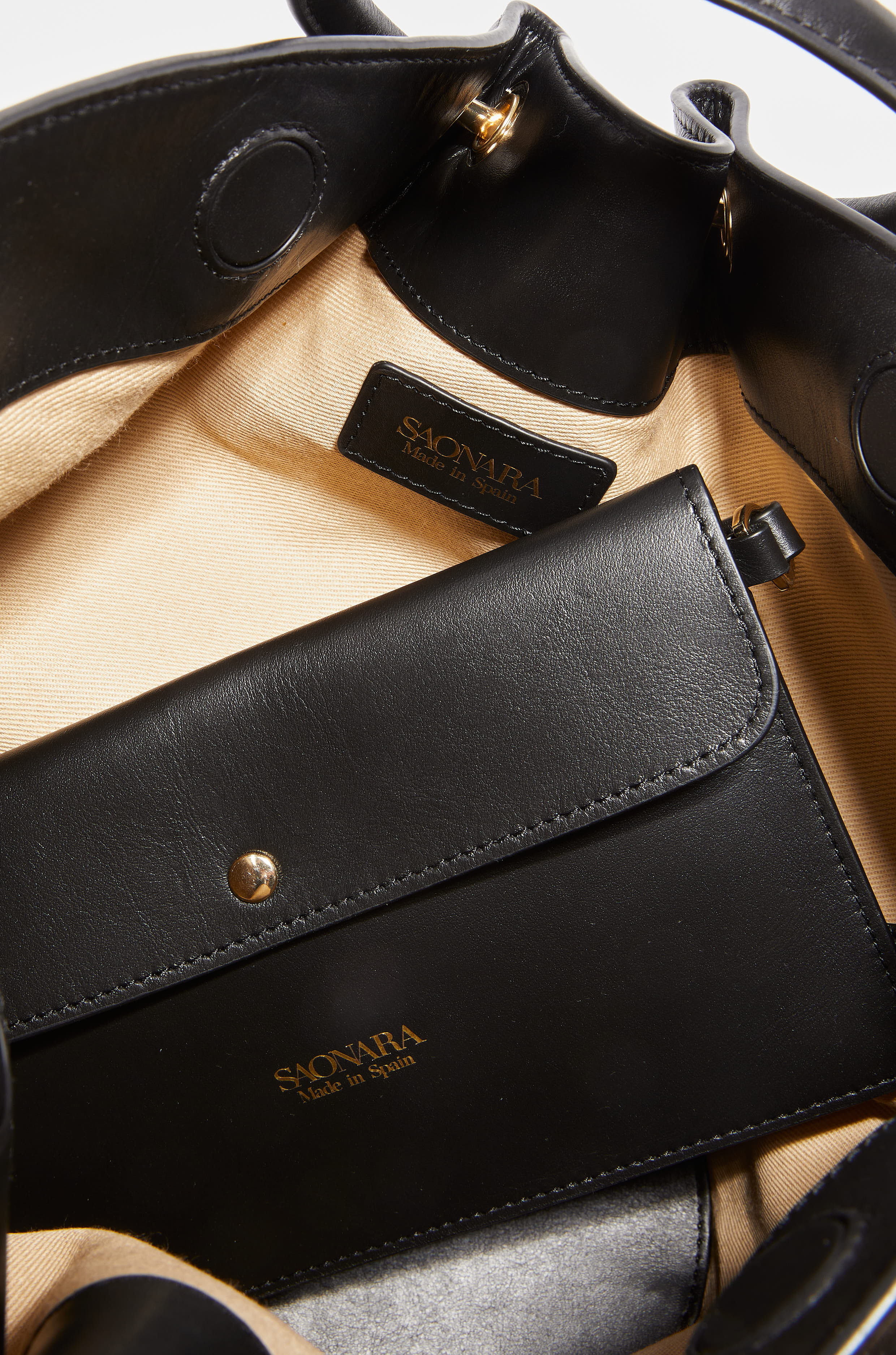 Capazo Bag Black Leather