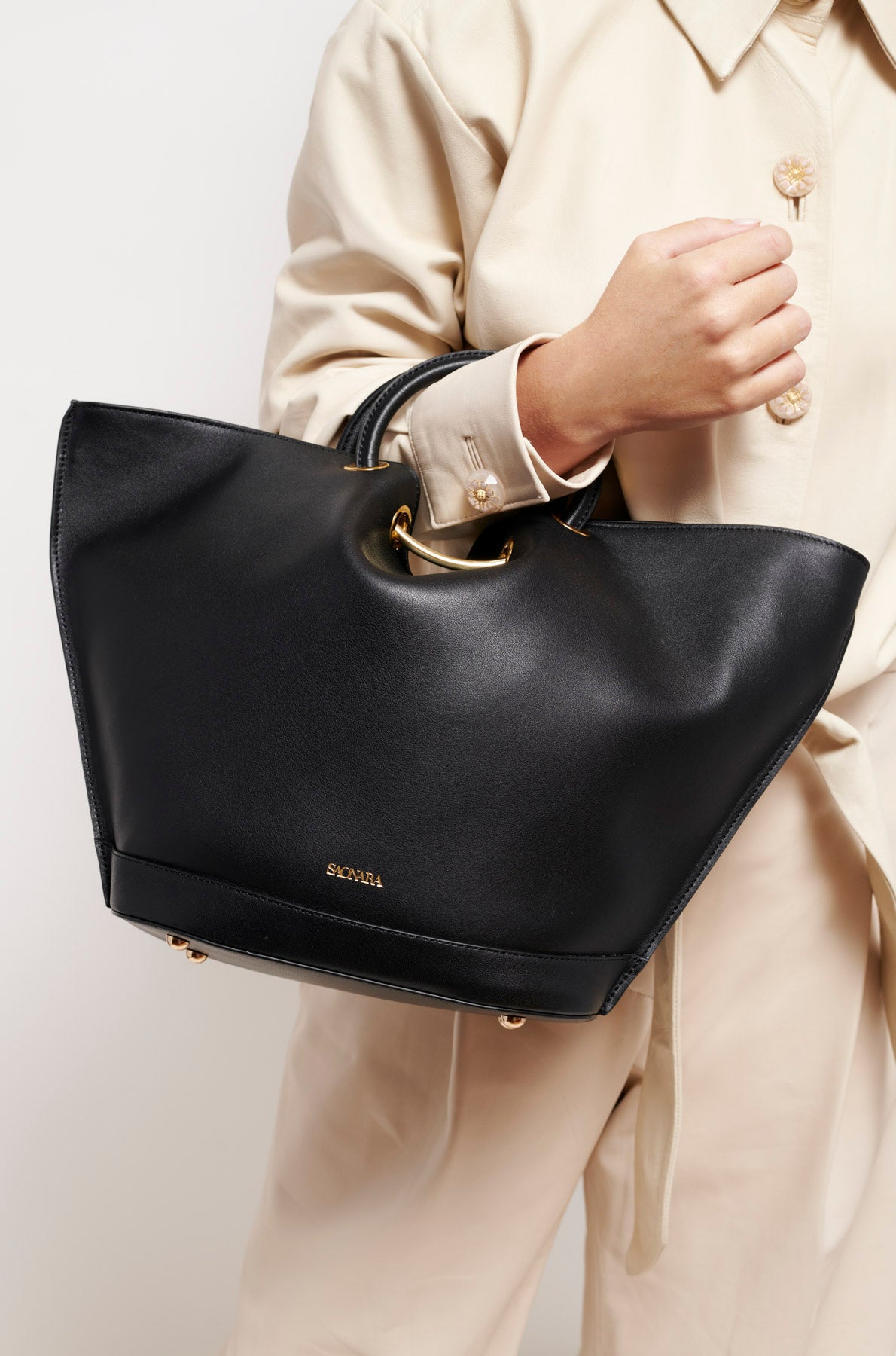 SAONARA CAPAZO BLACK LEATHER
