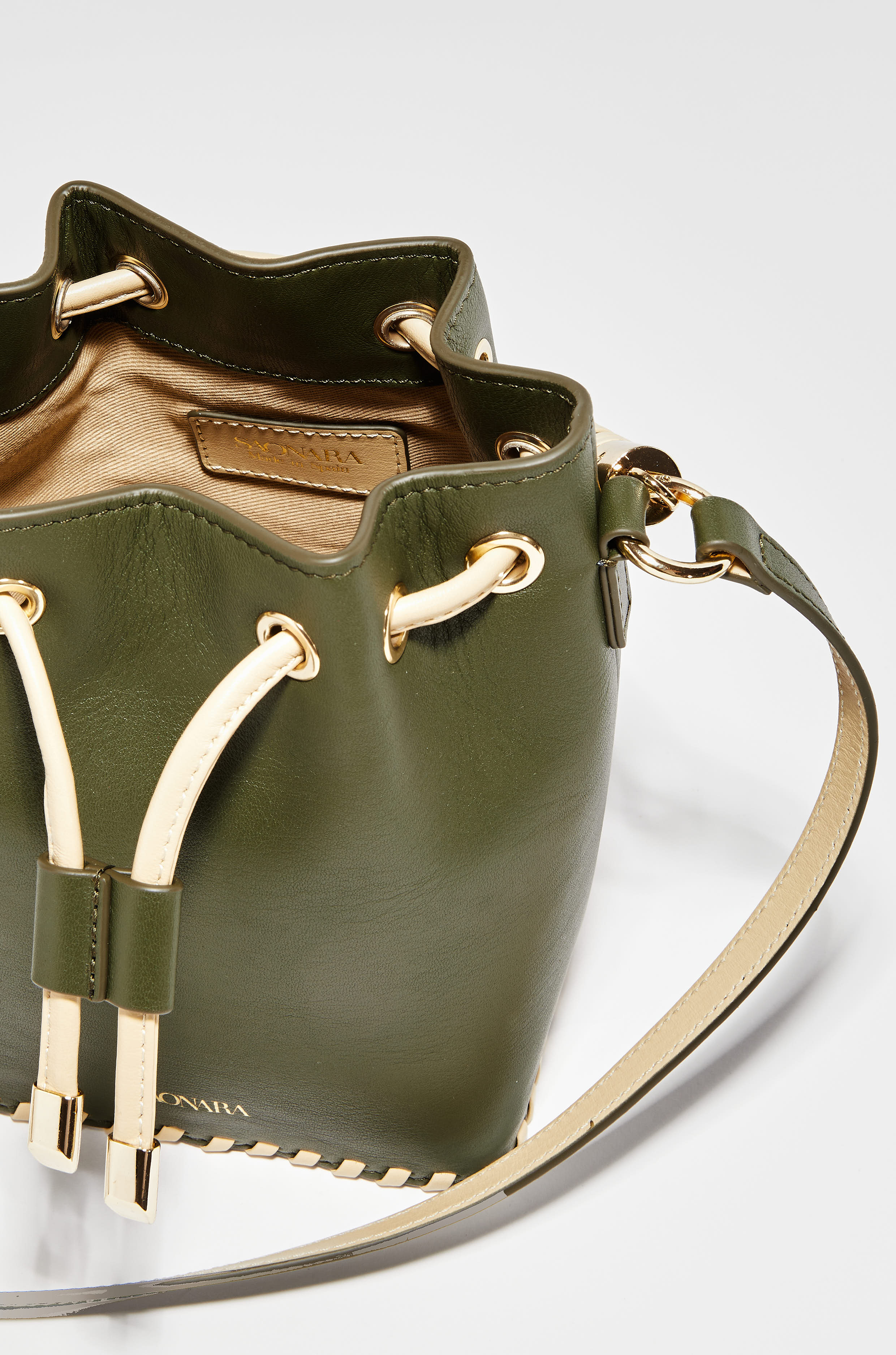 SAONARA MINI BUCKET VERDE ARMY / CREMA PIEL